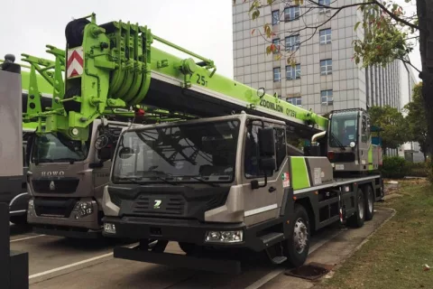 Автокран Zoomlion ZTC250V 25 т
