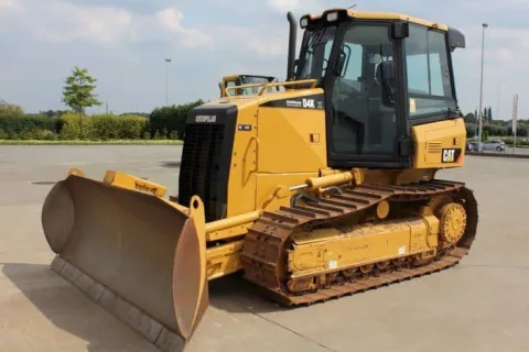 Бульдозер Cat D4