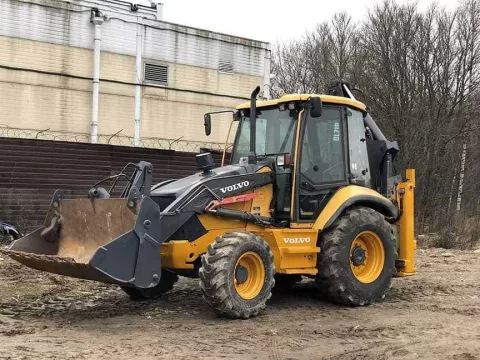 Экскаватор-погрузчик Volvo BL71B