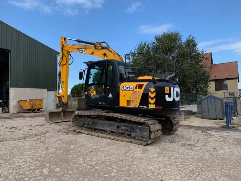 Гусеничный экскаватор JCB JS 130