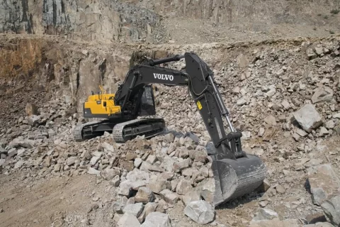 Гусеничный экскаватор Volvo EC380D