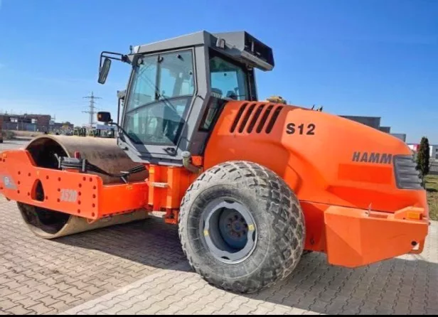Каток грунтовый Hamm 3520
