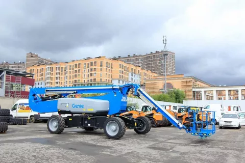 Коленчатый подъёмник Genie ZX-135/70