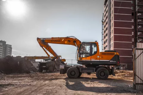 Колесный экскаватор Hyundai R180W-9S