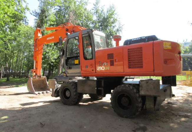 Колёсный экскаватор Hitachi ZX210W