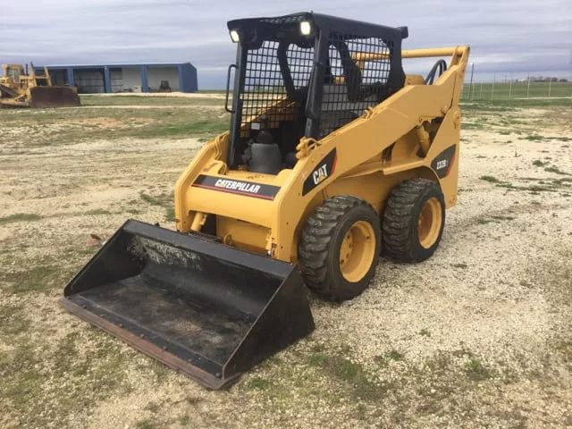 Мини-погрузчик Cat 232D3