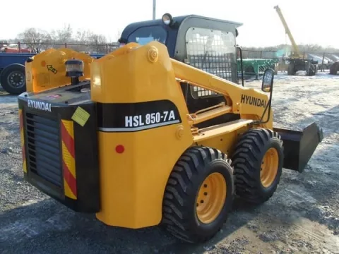 Мини-погрузчик Hyundai HSL850