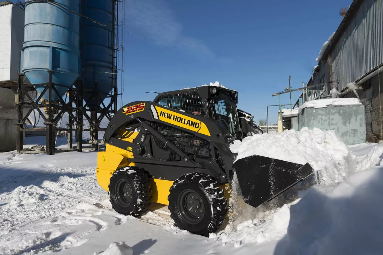 Мини-погрузчик New Holland L225