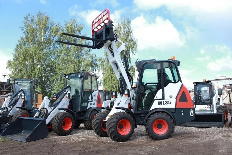 Мини-погрузчик Polar Badger WL 35