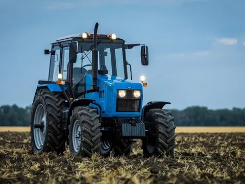 Трактор Беларус 1221.2