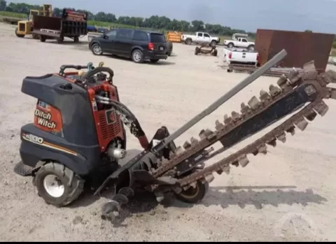 Траншеекопатель Ditch Witch R230