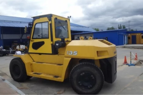 Вилочный погрузчик Komatsu FD 135